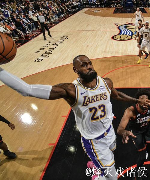 末节12分3助攻！原来不是詹姆斯不行了，而是他在解锁奥运会模式